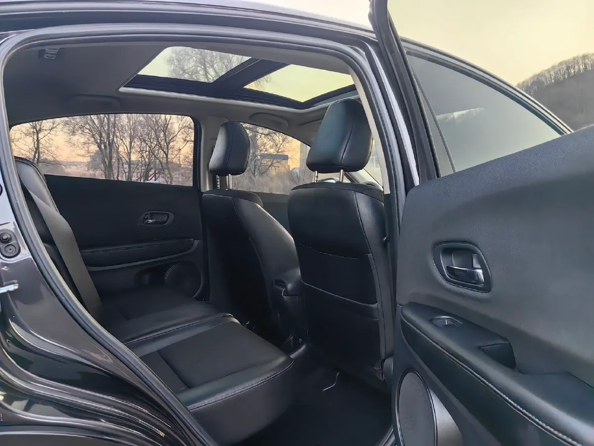 2022 Honda Vezel 1.5L 131HP L4 CVT,autocango,china used car exporter,china ev exporter,chinese used car exporter,chinese used ev exporter