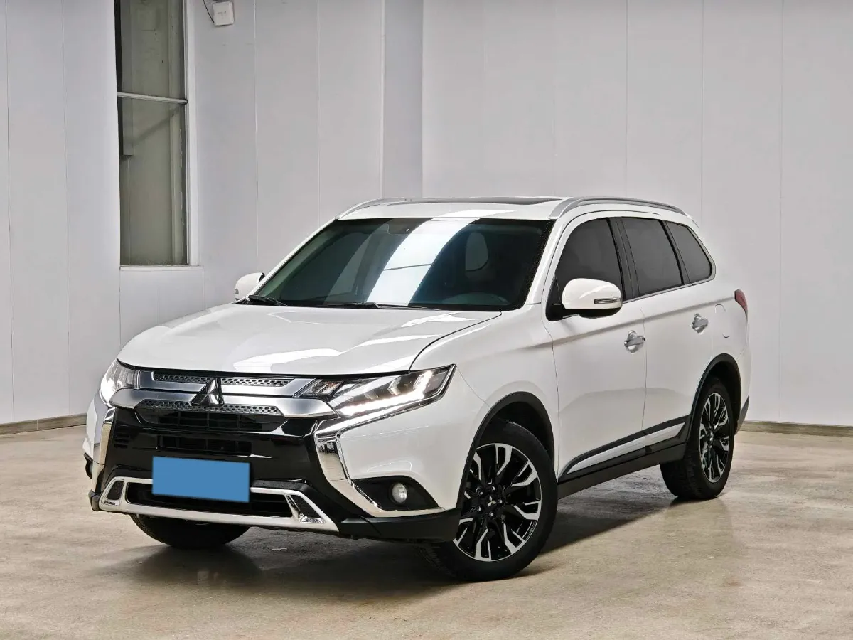 2020 Mitsubishi Outlander 2.4L 192HP L4 CVT,autocango,china used car exporter,china ev exporter,chinese used car exporter,chinese used ev exporter