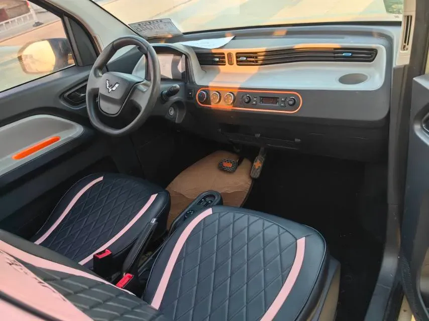 2020 WuLing HongGuang MINI EV BEV 9KWH,autocango,china used car exporter,china ev exporter,chinese used car exporter,chinese used ev exporter