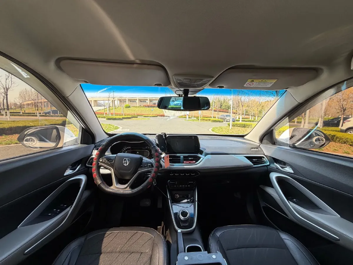 2017 HaiMa S5 Young Edition 1.6L 122HP L4 5MT,autocango,china used car exporter,china ev exporter,chinese used car exporter,chinese used ev exporter