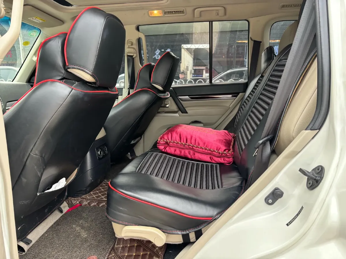 2018 Mitsubishi Pajero 3.0L 174HP V6 5AT,autocango,china used car exporter,china ev exporter,chinese used car exporter,chinese used ev exporter