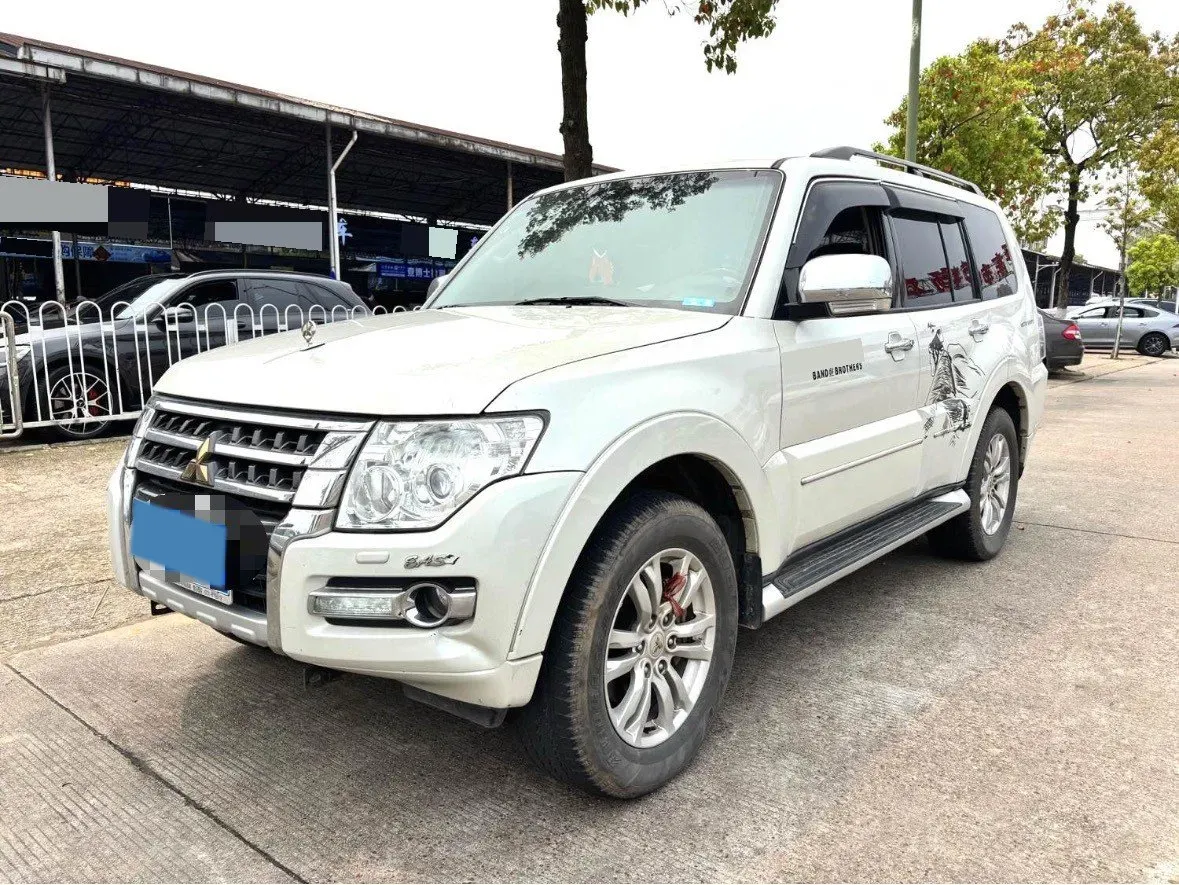 2018 Mitsubishi Pajero 3.0L 174HP V6 5AT,autocango,china used car exporter,china ev exporter,chinese used car exporter,chinese used ev exporter