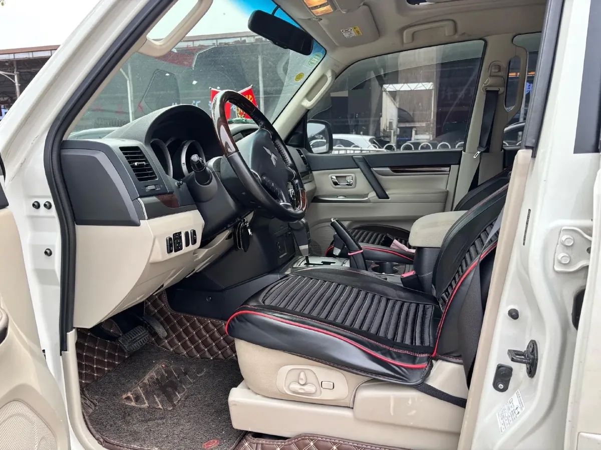 2018 Mitsubishi Pajero 3.0L 174HP V6 5AT,autocango,china used car exporter,china ev exporter,chinese used car exporter,chinese used ev exporter