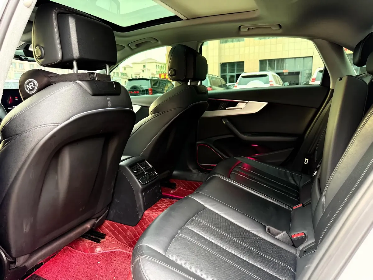 2020 Audi A4L 2.0T 190HP L4 7DCT,autocango,china used car exporter,china ev exporter,chinese used car exporter,chinese used ev exporter