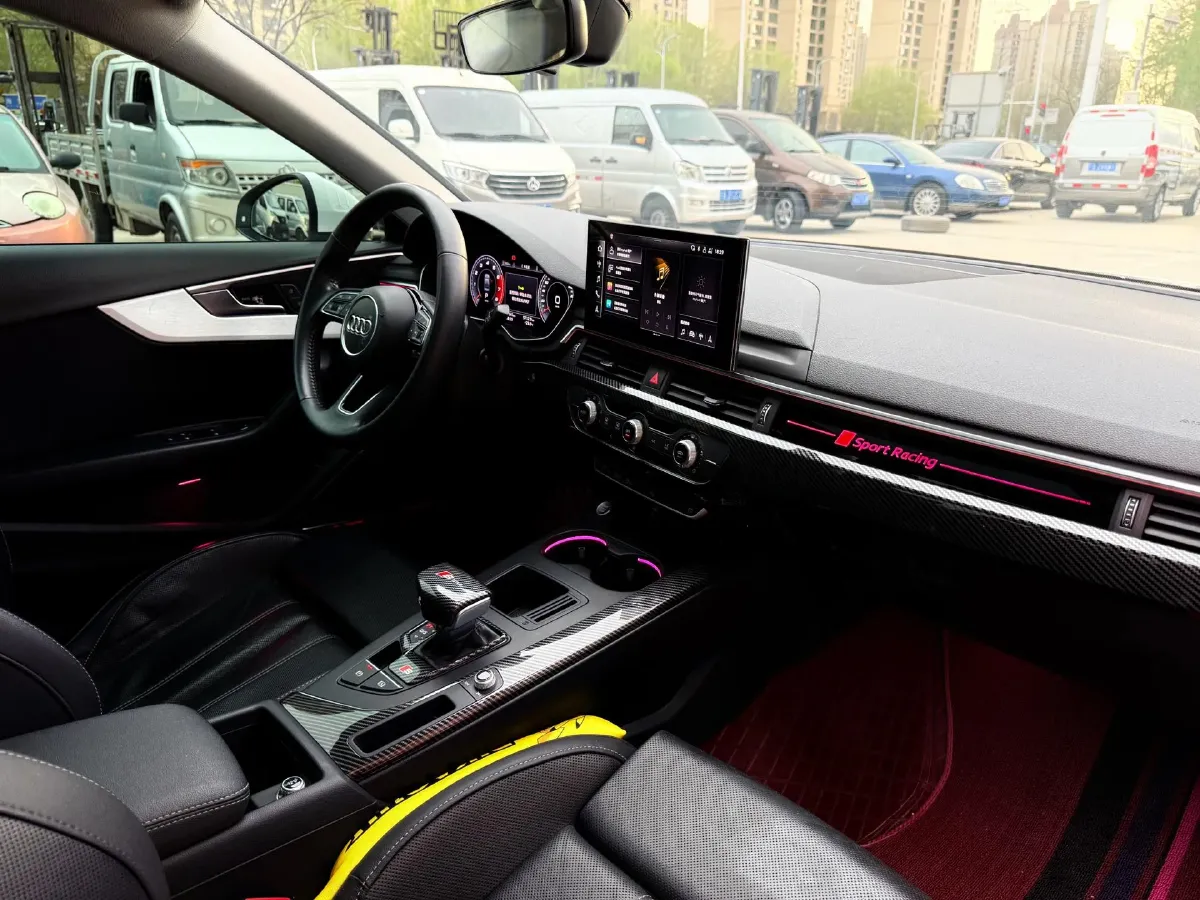 2020 Audi A4L 2.0T 190HP L4 7DCT,autocango,china used car exporter,china ev exporter,chinese used car exporter,chinese used ev exporter