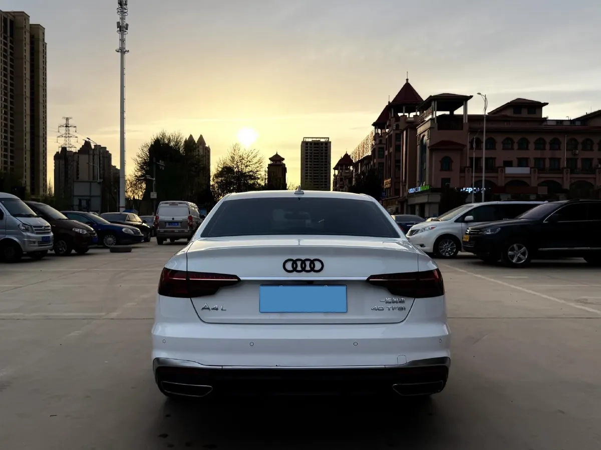2020 Audi A4L 2.0T 190HP L4 7DCT,autocango,china used car exporter,china ev exporter,chinese used car exporter,chinese used ev exporter