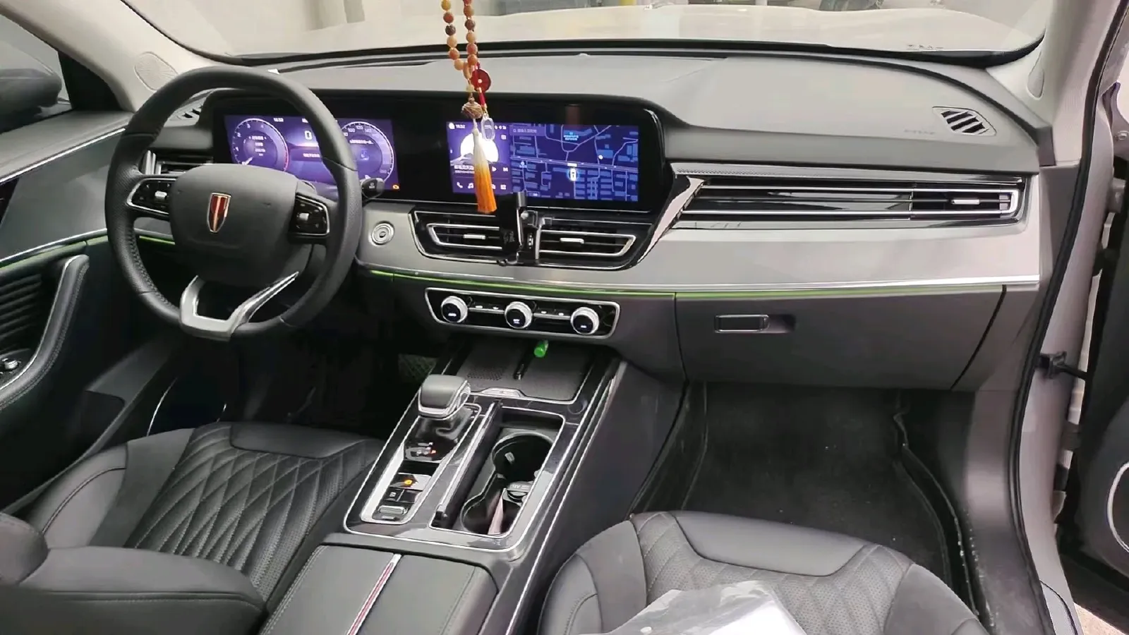 2023 HongQi HS5 2.0T 252HP L4 8AT,autocango,china used car exporter,china ev exporter,chinese used car exporter,chinese used ev exporter