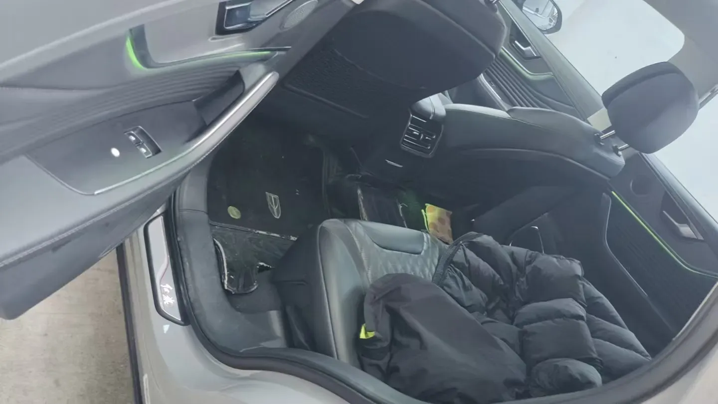 2023 HongQi HS5 2.0T 252HP L4 8AT,autocango,china used car exporter,china ev exporter,chinese used car exporter,chinese used ev exporter