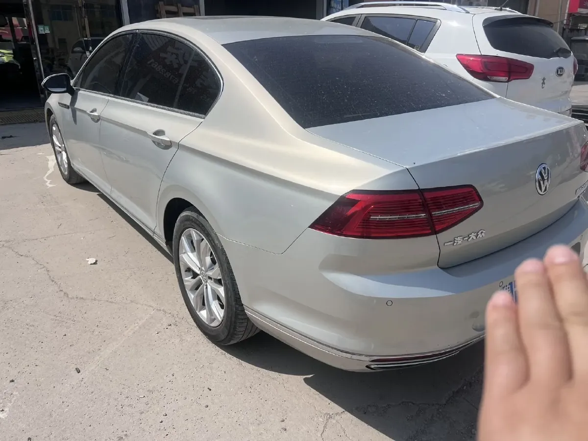 2017 Volkswagen Magotan 1.8T 180HP L4 7DCT,autocango,china used car exporter,china ev exporter,chinese used car exporter,chinese used ev exporter