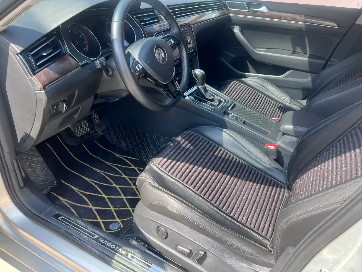 2017 Volkswagen Magotan 1.8T 180HP L4 7DCT,autocango,china used car exporter,china ev exporter,chinese used car exporter,chinese used ev exporter