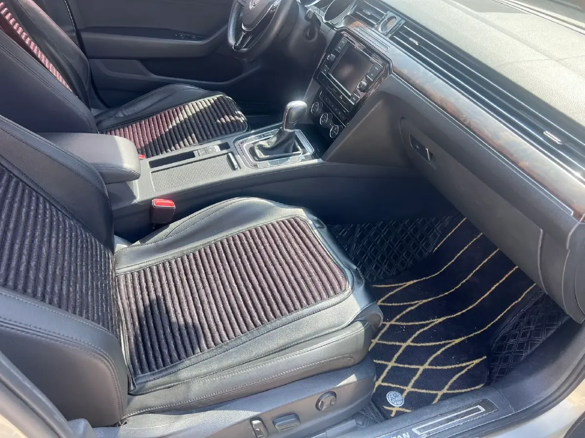 2017 Volkswagen Magotan 1.8T 180HP L4 7DCT,autocango,china used car exporter,china ev exporter,chinese used car exporter,chinese used ev exporter