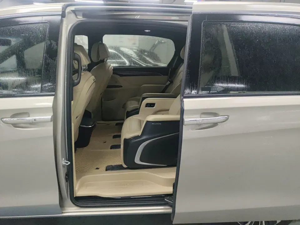 2022 Buick GL8 2.0T 237HP L4 9AT,autocango,china used car exporter,china ev exporter,chinese used car exporter,chinese used ev exporter