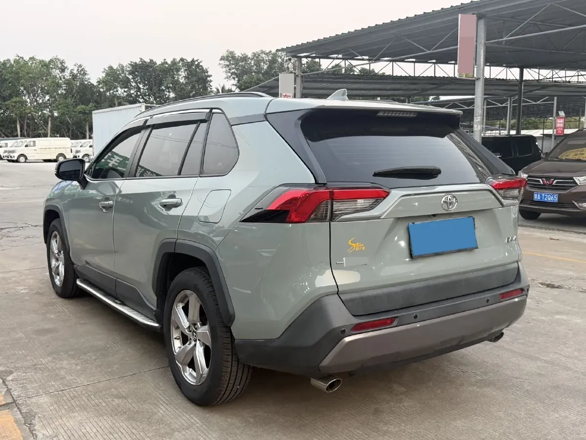 2021 Toyota RAV4 2.0L 171HP L4 CVT,autocango,china used car exporter,china ev exporter,chinese used car exporter,chinese used ev exporter