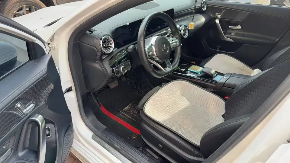 2021 Mercedes-Benz A Class 1.3T 163HP L4 7DCT,autocango,china used car exporter,china ev exporter,chinese used car exporter,chinese used ev exporter