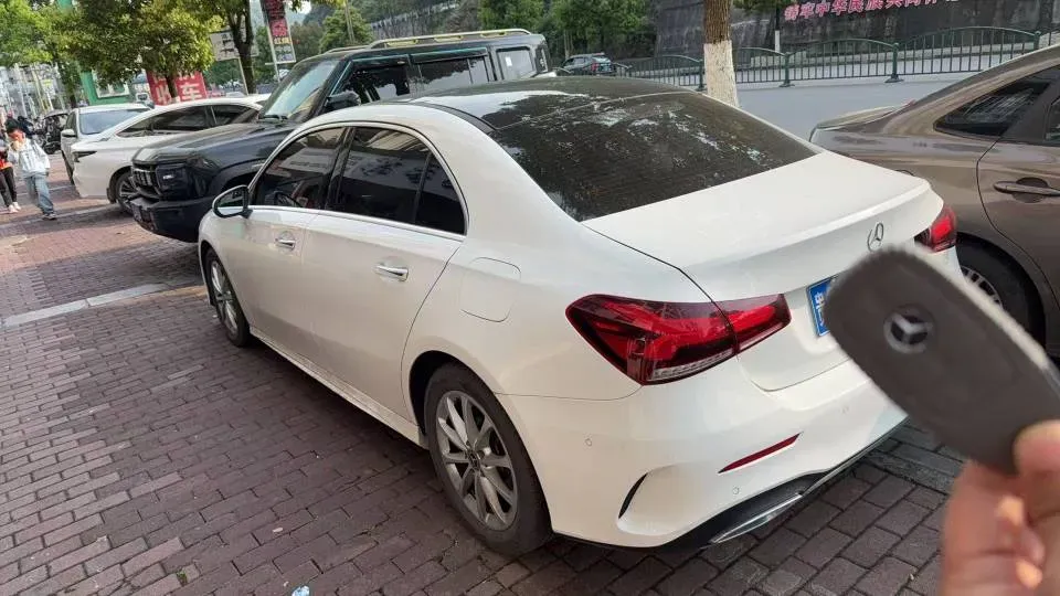 2021 Mercedes-Benz A Class 1.3T 163HP L4 7DCT,autocango,china used car exporter,china ev exporter,chinese used car exporter,chinese used ev exporter