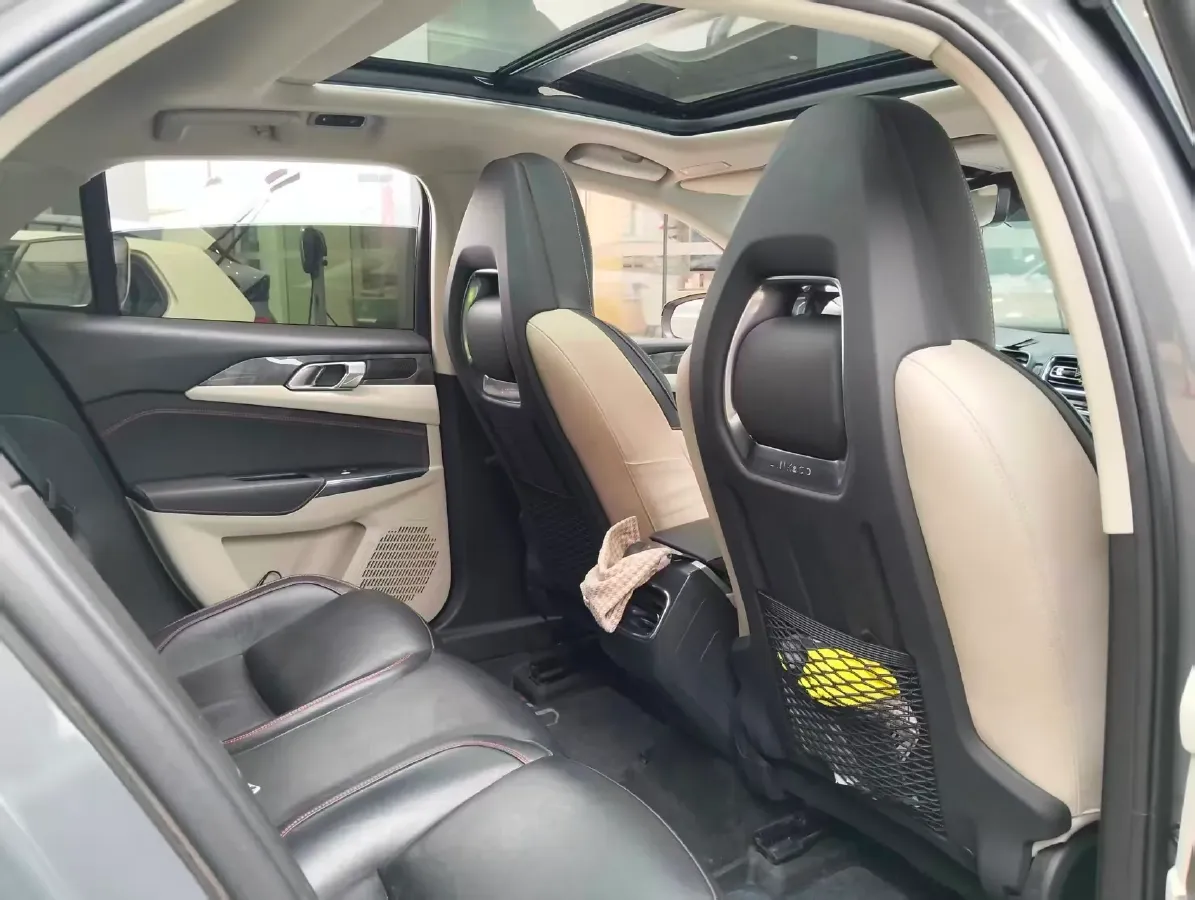 2018 Toyota C-HR 2.0L 171HP L4 CVT,autocango,china used car exporter,china ev exporter,chinese used car exporter,chinese used ev exporter