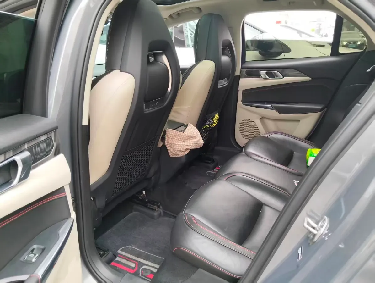 2018 Toyota C-HR 2.0L 171HP L4 CVT,autocango,china used car exporter,china ev exporter,chinese used car exporter,chinese used ev exporter