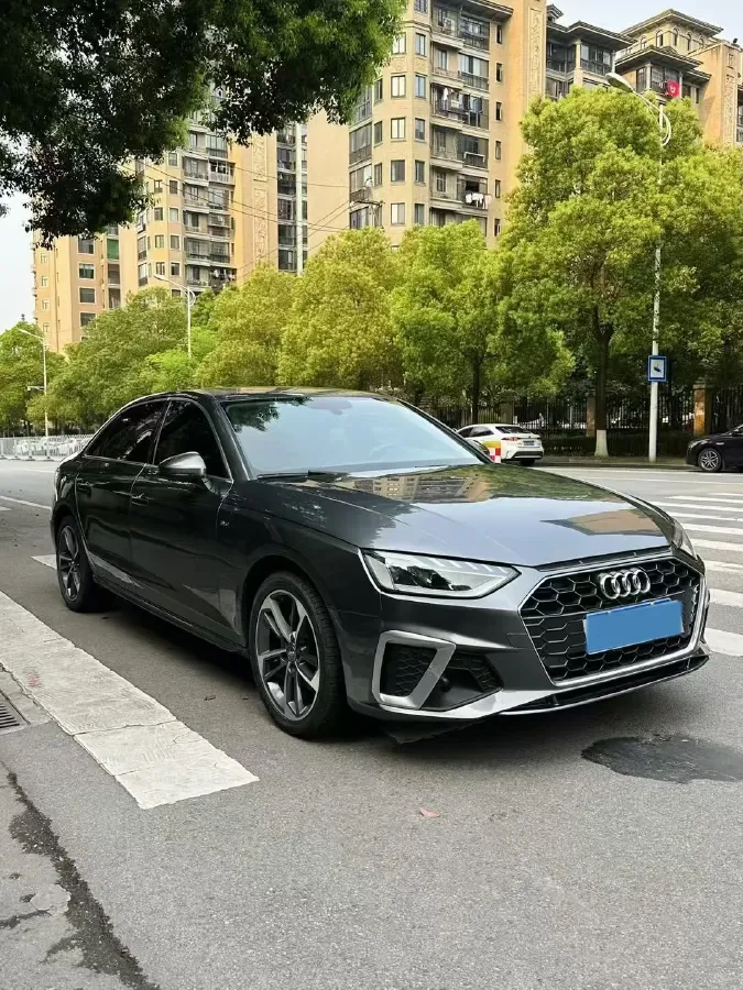2024 Audi A4L 2.0T 190HP L4 7DCT,autocango,china used car exporter,china ev exporter,chinese used car exporter,chinese used ev exporter