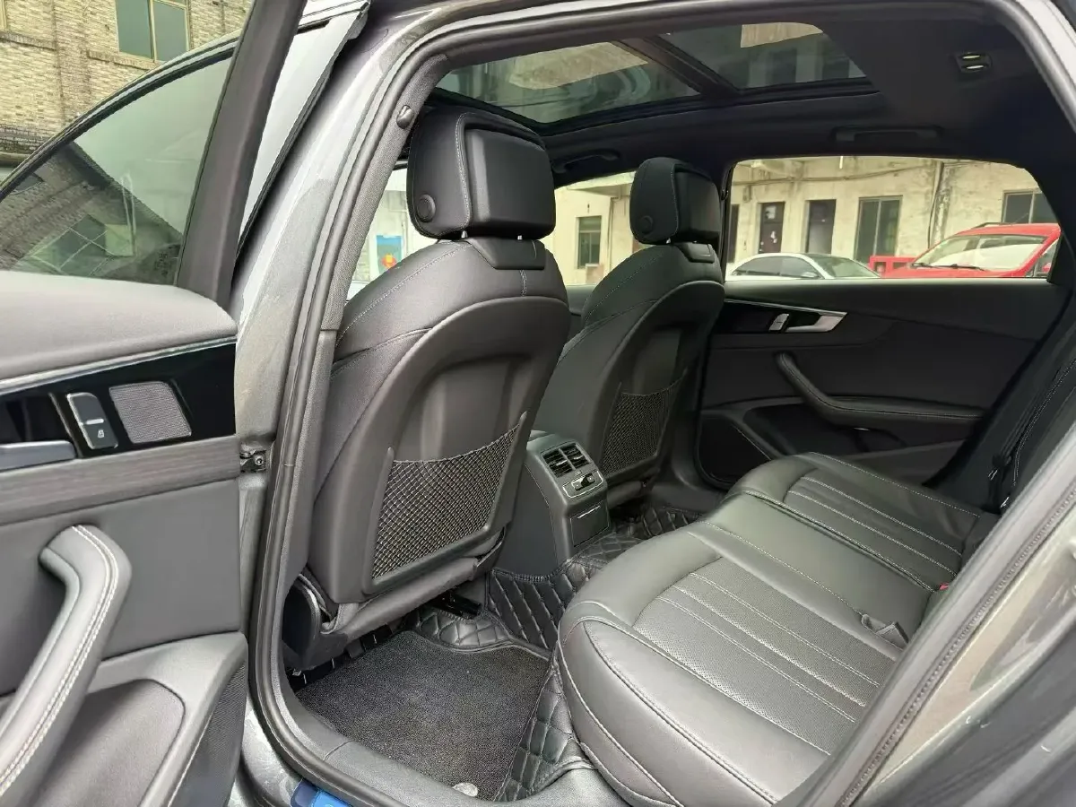 2024 Audi A4L 2.0T 190HP L4 7DCT,autocango,china used car exporter,china ev exporter,chinese used car exporter,chinese used ev exporter