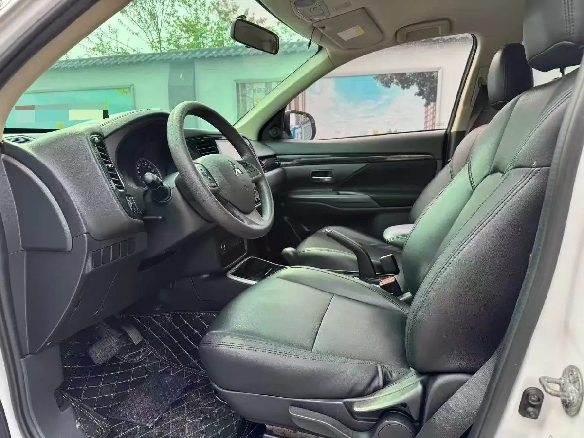 2020 Mitsubishi Outlander 2.0L 166HP L4 CVT,autocango,china used car exporter,china ev exporter,chinese used car exporter,chinese used ev exporter