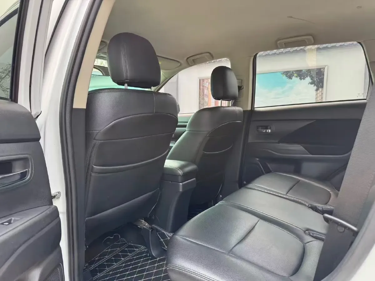 2020 Mitsubishi Outlander 2.0L 166HP L4 CVT,autocango,china used car exporter,china ev exporter,chinese used car exporter,chinese used ev exporter