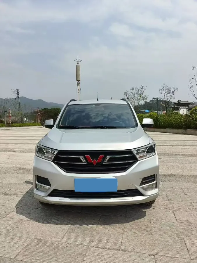 2018 WuLing HongGuang 1.5L 105HP L4 5MT,autocango,china used car exporter,china ev exporter,chinese used car exporter,chinese used ev exporter