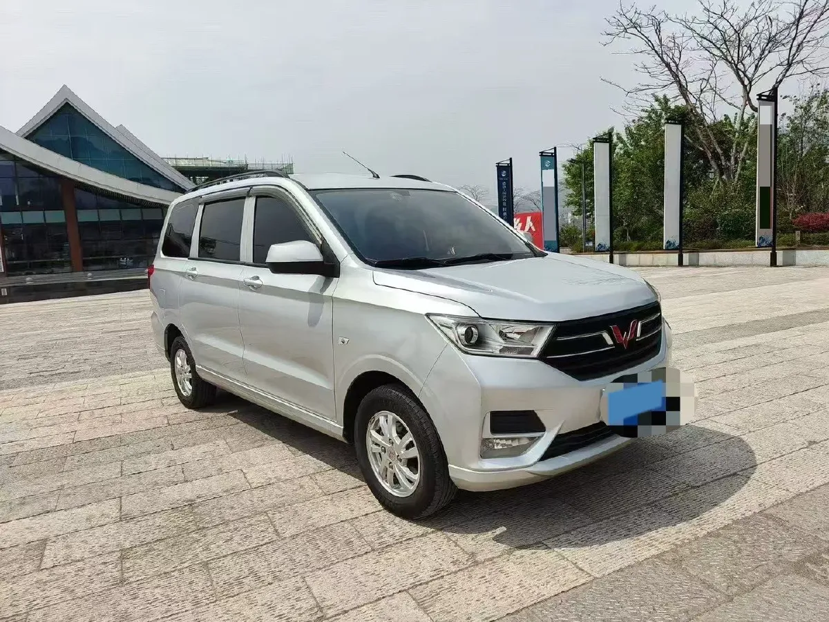 2018 WuLing HongGuang 1.5L 105HP L4 5MT,autocango,china used car exporter,china ev exporter,chinese used car exporter,chinese used ev exporter