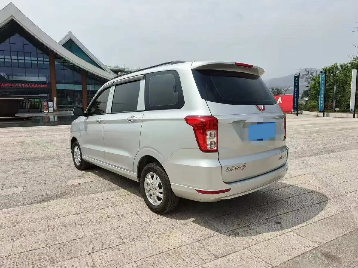 2018 WuLing HongGuang 1.5L 105HP L4 5MT,autocango,china used car exporter,china ev exporter,chinese used car exporter,chinese used ev exporter