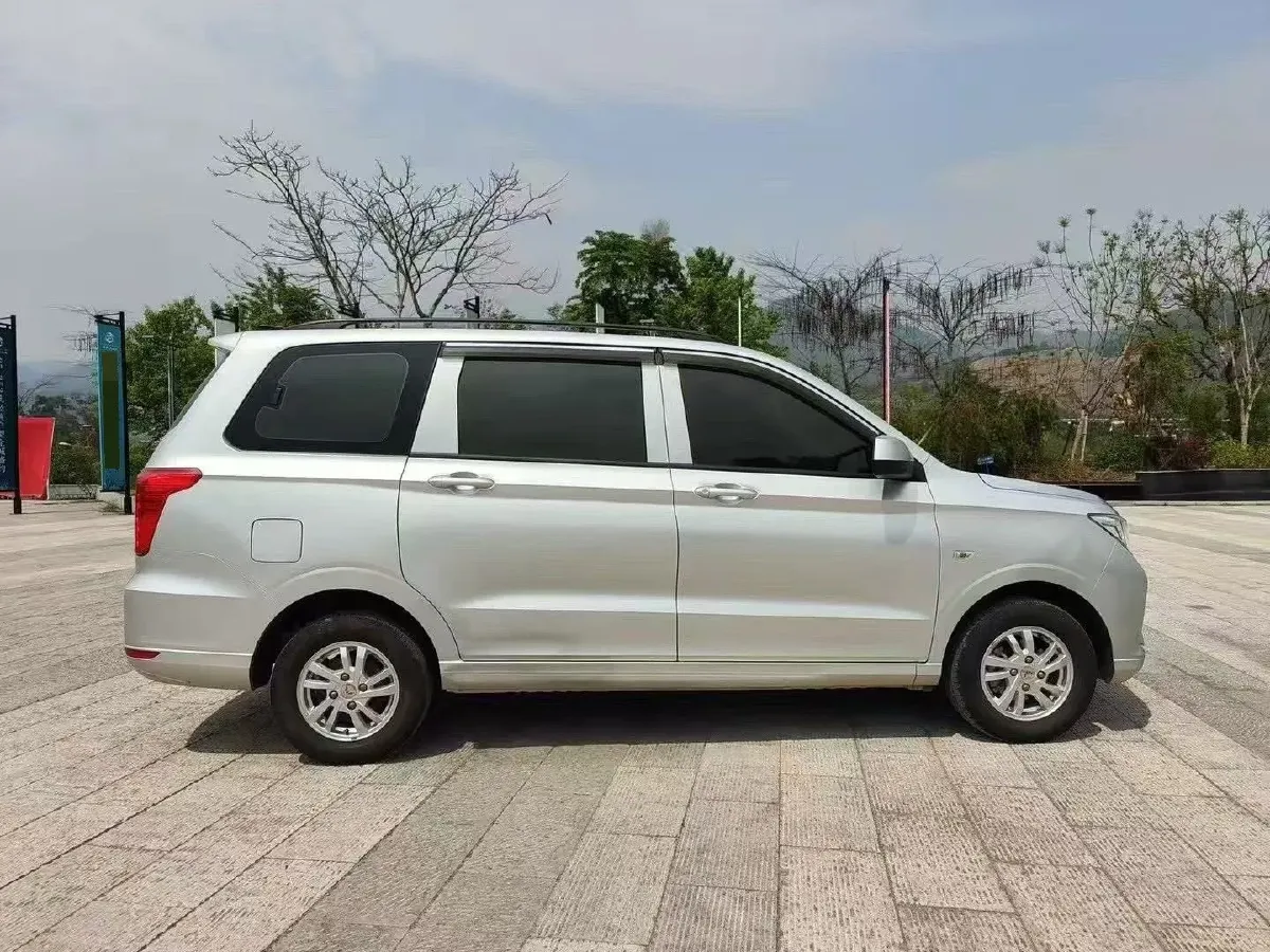 2018 WuLing HongGuang 1.5L 105HP L4 5MT,autocango,china used car exporter,china ev exporter,chinese used car exporter,chinese used ev exporter