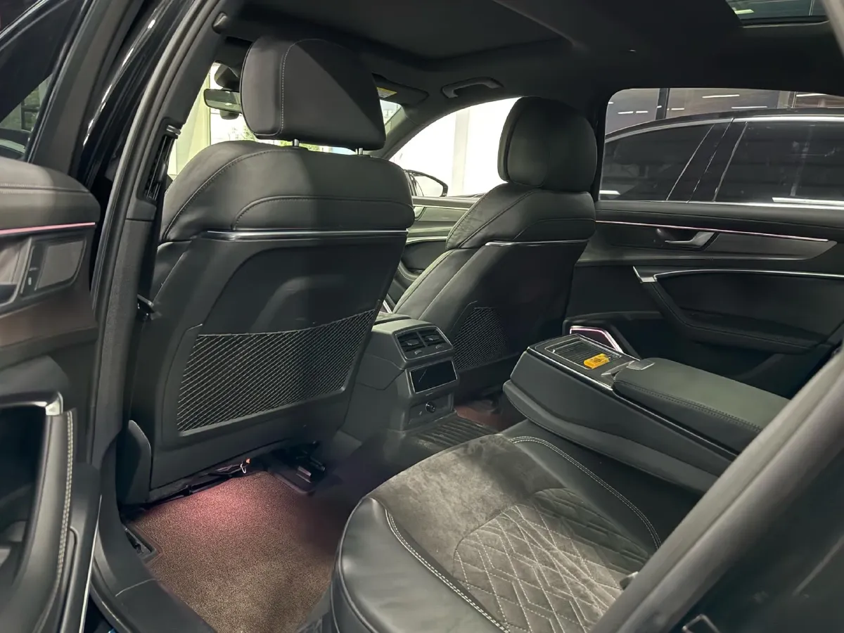 2021 Audi A6L 3.0T 340HP V6 7DCT,autocango,china used car exporter,china ev exporter,chinese used car exporter,chinese used ev exporter