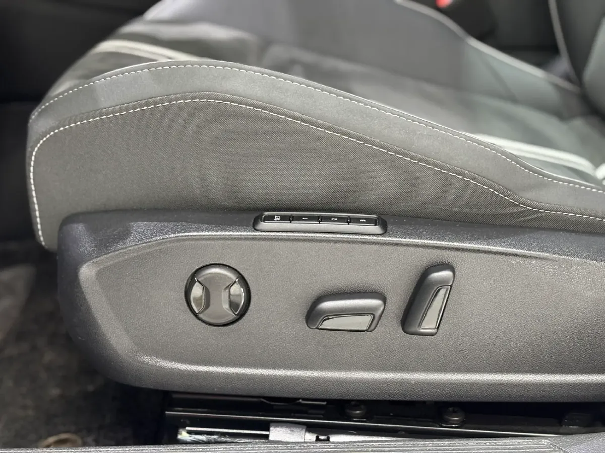 2023 Volkswagen Golf 1.4T 150HP L4 7DCT,autocango,china used car exporter,china ev exporter,chinese used car exporter,chinese used ev exporter