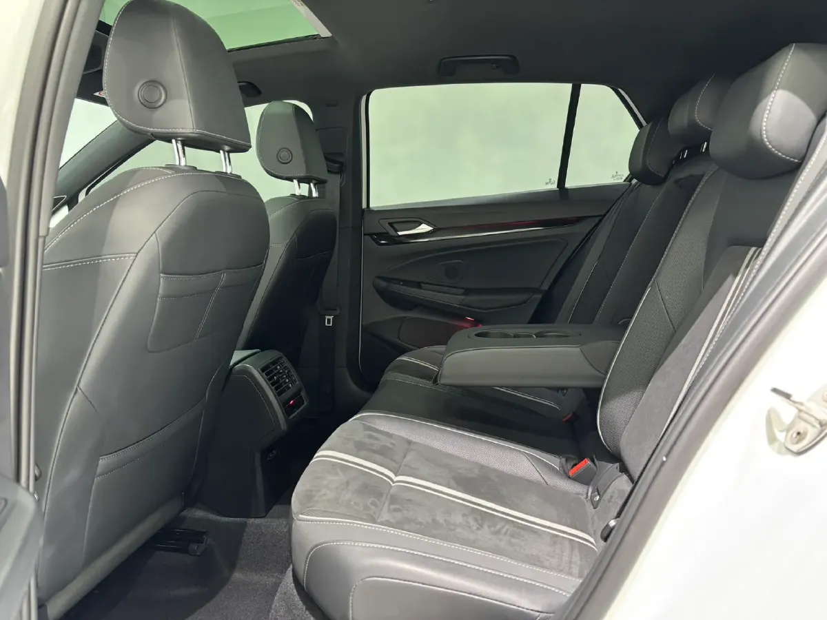 2023 Volkswagen Golf 1.4T 150HP L4 7DCT,autocango,china used car exporter,china ev exporter,chinese used car exporter,chinese used ev exporter