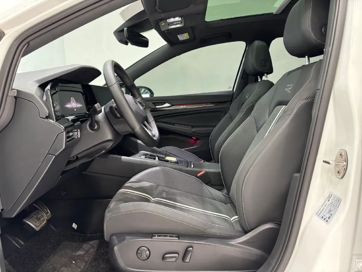 2023 Volkswagen Golf 1.4T 150HP L4 7DCT,autocango,china used car exporter,china ev exporter,chinese used car exporter,chinese used ev exporter