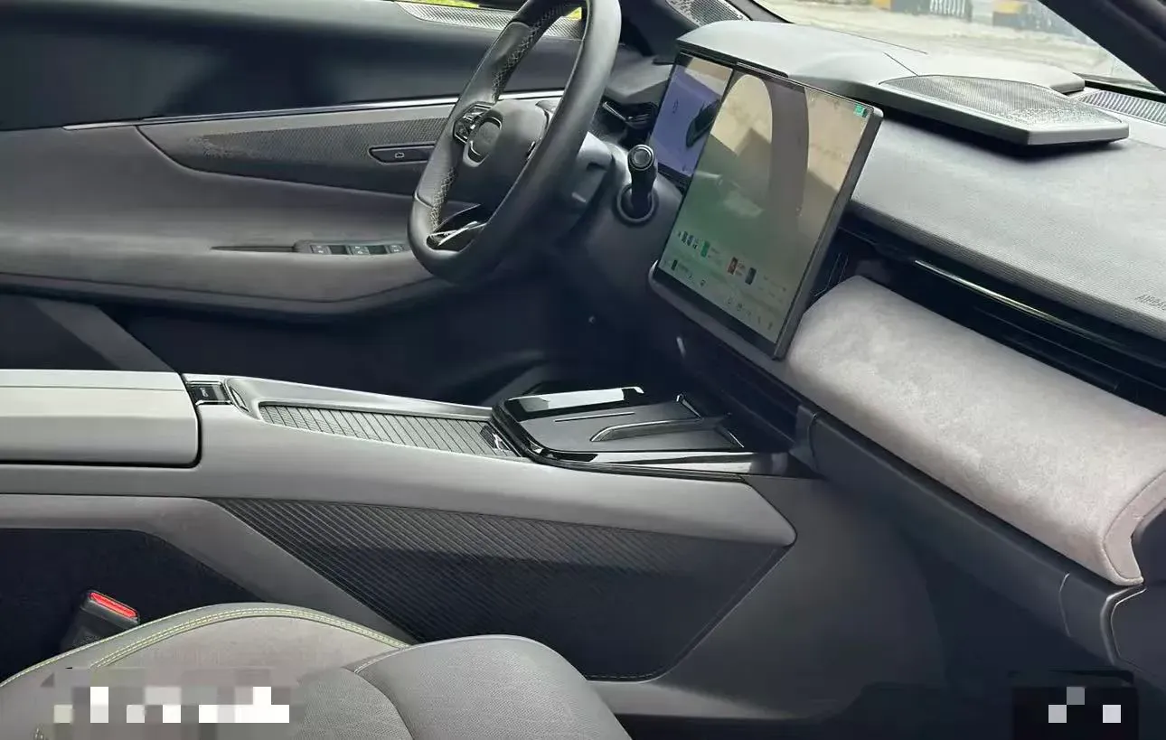 2025 LYNK&CO 08 EM-P 1.5T 163HP L4 3DHT PHEV 21.2KWH,autocango,china used car exporter,china ev exporter,chinese used car exporter,chinese used ev exporter