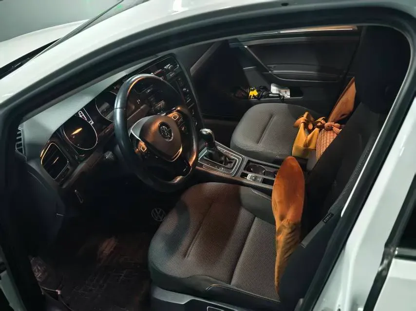 2018 Volkswagen Golf 1.6L 110HP L4 6AT,autocango,china used car exporter,china ev exporter,chinese used car exporter,chinese used ev exporter