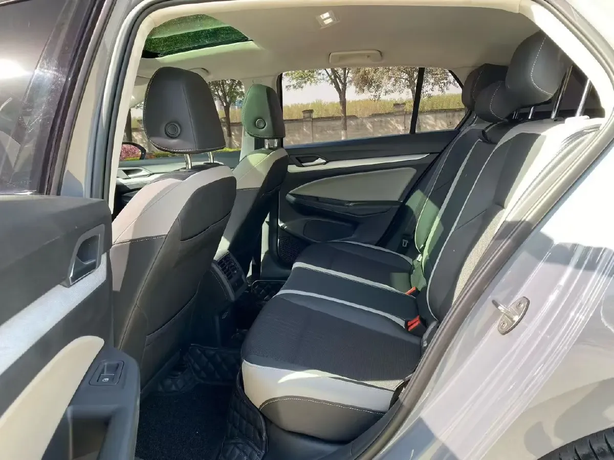 2023 Volkswagen Golf 1.4T 150HP L4 7DCT,autocango,china used car exporter,china ev exporter,chinese used car exporter,chinese used ev exporter