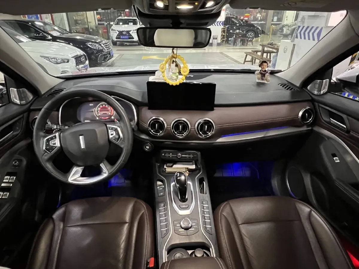 2021 WEY VV6 2.0T 227HP L4 7DCT,autocango,china used car exporter,china ev exporter,chinese used car exporter,chinese used ev exporter