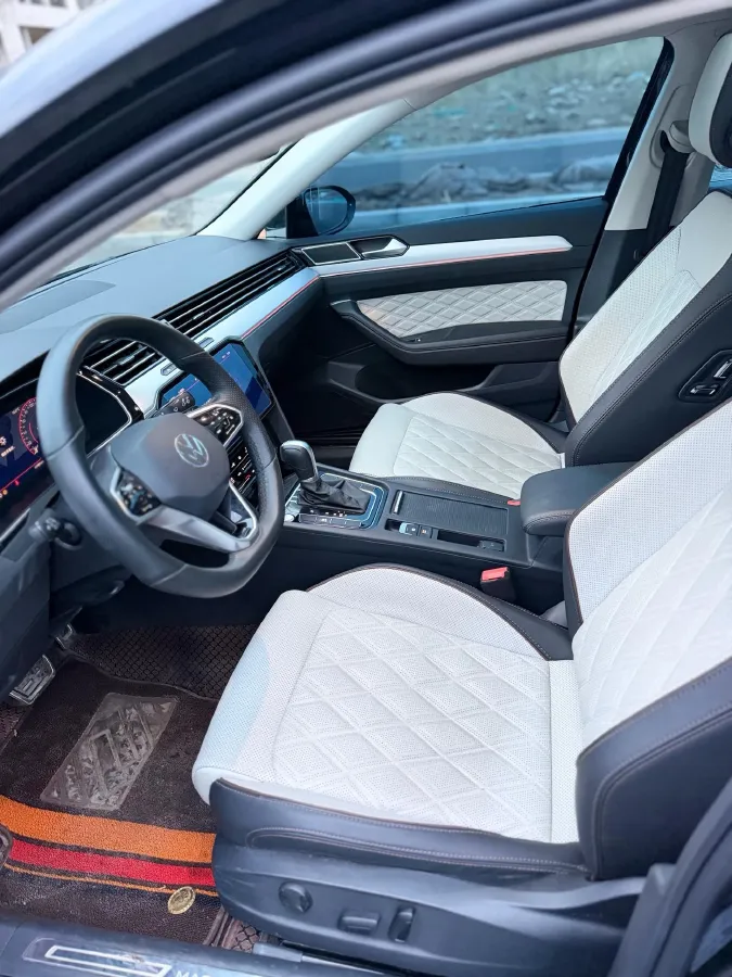 2023 Volkswagen Magotan 2.0T 186HP L4 7DCT,autocango,china used car exporter,china ev exporter,chinese used car exporter,chinese used ev exporter
