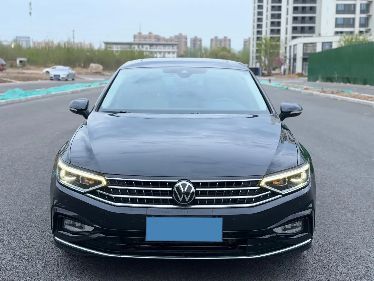 2023 Volkswagen Magotan 2.0T 186HP L4 7DCT,autocango,china used car exporter,china ev exporter,chinese used car exporter,chinese used ev exporter
