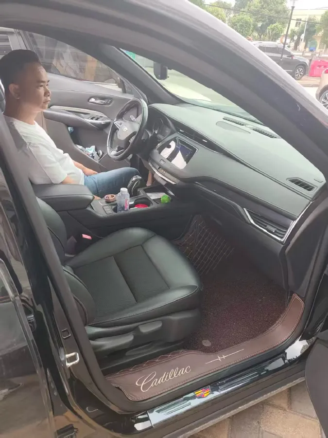 2018 Cadillac XT4 2.0T 241HP L4 9AT,autocango,china used car exporter,china ev exporter,chinese used car exporter,chinese used ev exporter