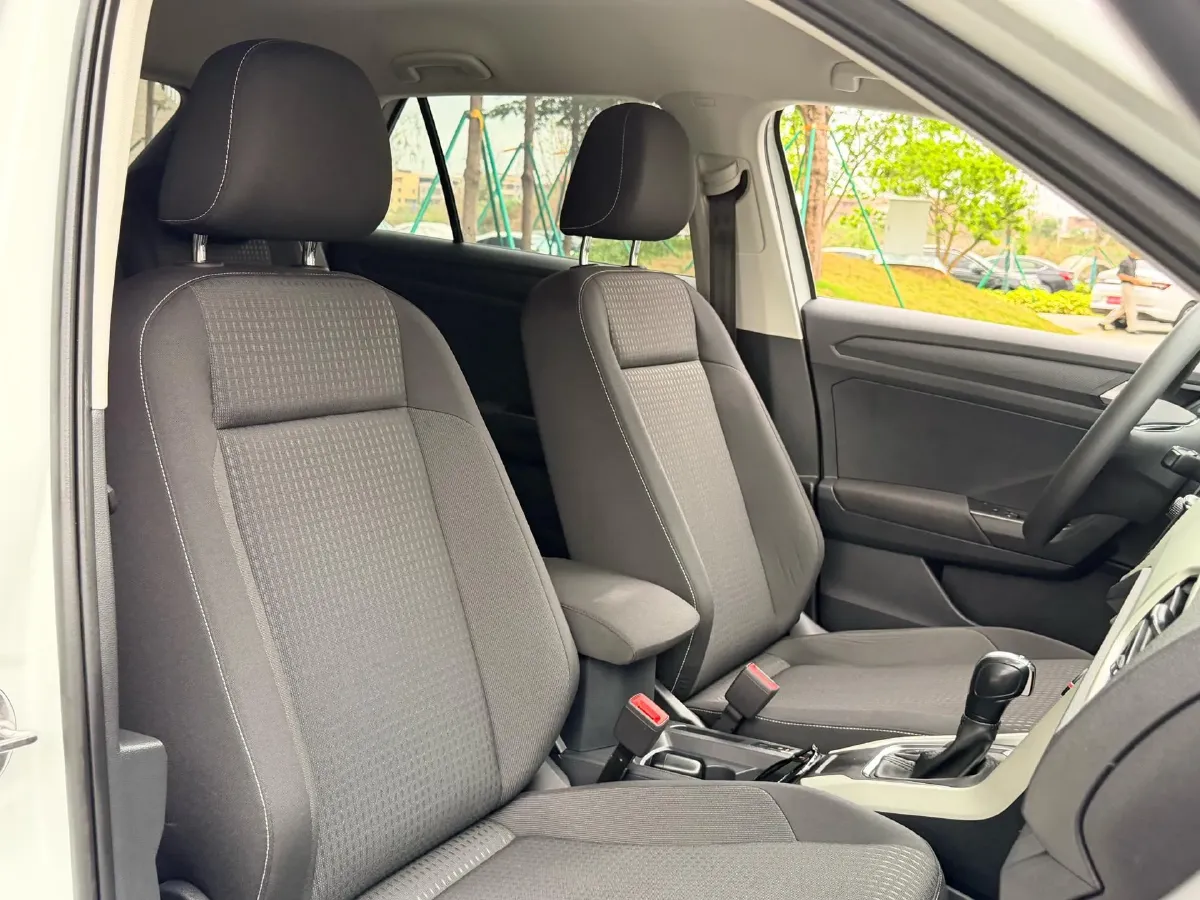 2019 Volkswagen T-Roc 1.4T 131HP L4 7DCT,autocango,china used car exporter,china ev exporter,chinese used car exporter,chinese used ev exporter