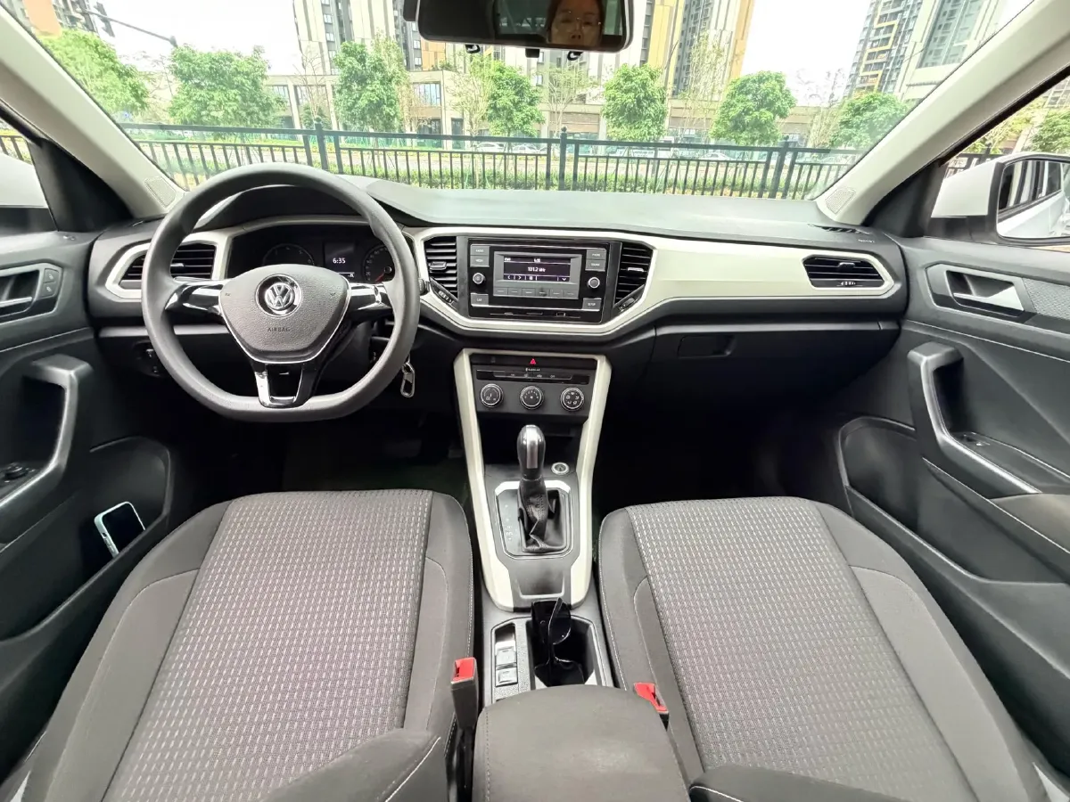 2019 Volkswagen T-Roc 1.4T 131HP L4 7DCT,autocango,china used car exporter,china ev exporter,chinese used car exporter,chinese used ev exporter