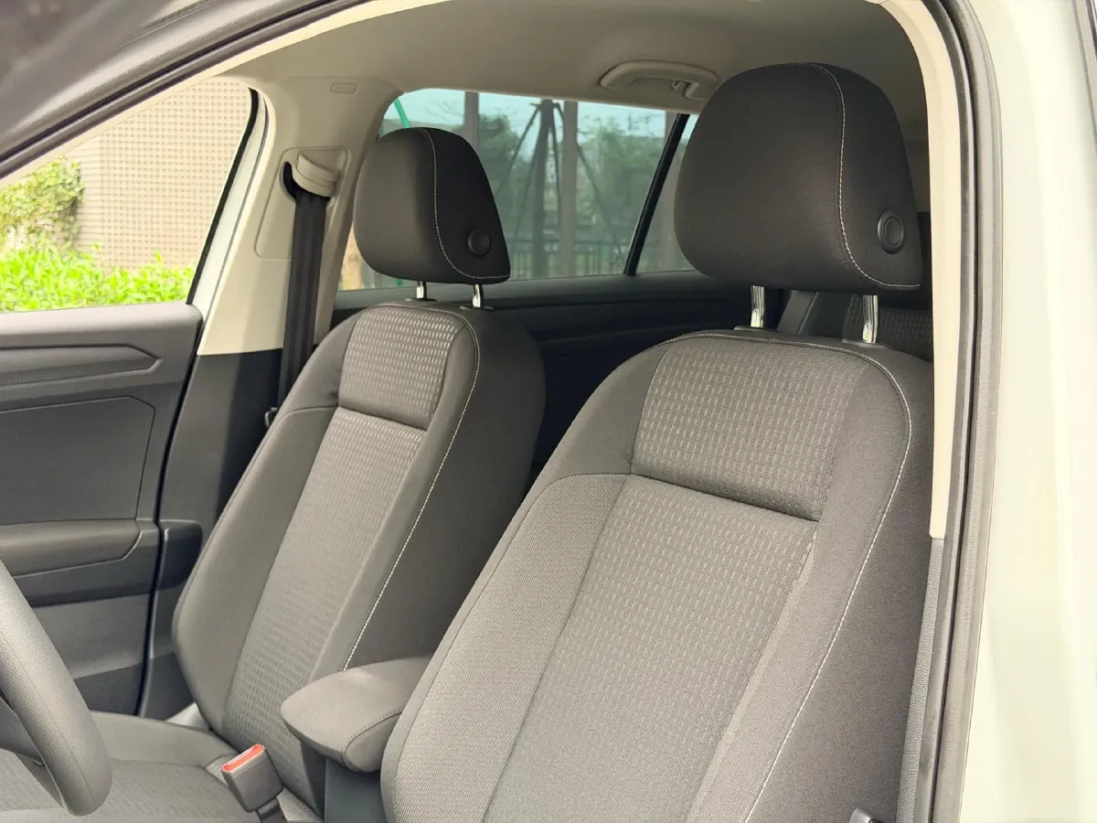 2019 Volkswagen T-Roc 1.4T 131HP L4 7DCT,autocango,china used car exporter,china ev exporter,chinese used car exporter,chinese used ev exporter