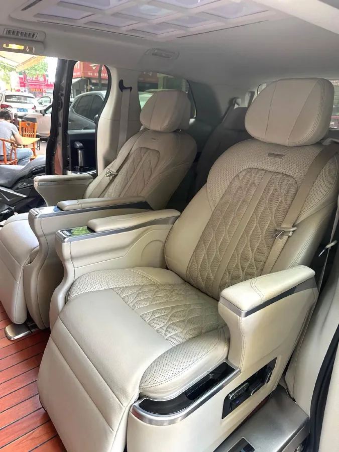 2021 Buick GL8 2.0T 237HP L4 9AT,autocango,china used car exporter,china ev exporter,chinese used car exporter,chinese used ev exporter