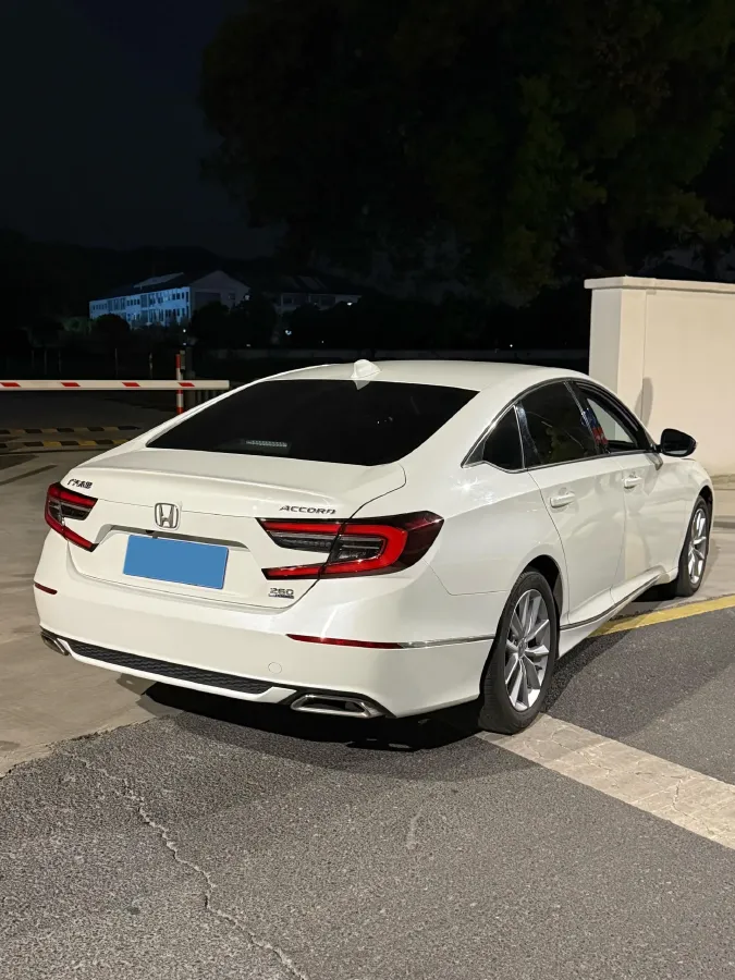 2022 Honda Accord 1.5T 194HP L4 CVT,autocango,china used car exporter,china ev exporter,chinese used car exporter,chinese used ev exporter