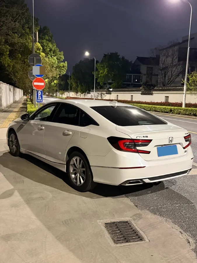 2022 Honda Accord 1.5T 194HP L4 CVT,autocango,china used car exporter,china ev exporter,chinese used car exporter,chinese used ev exporter