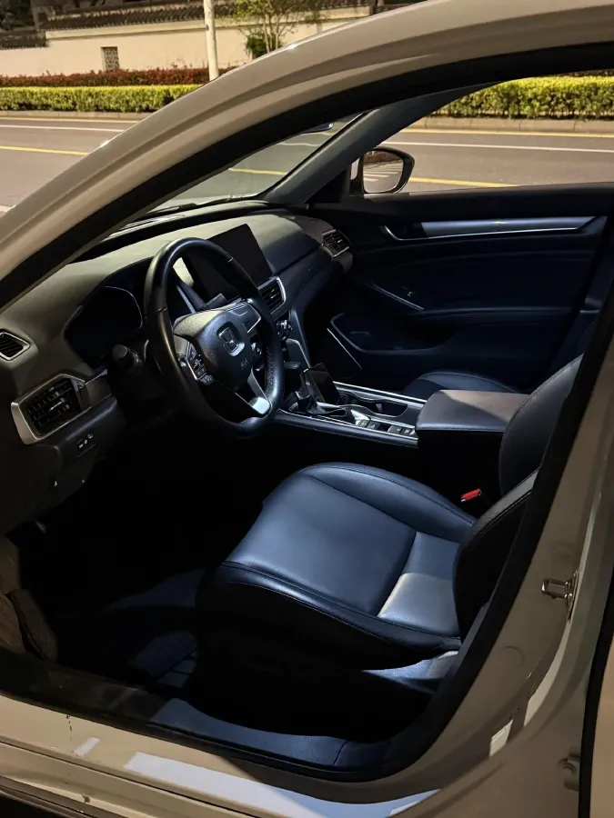 2022 Honda Accord 1.5T 194HP L4 CVT,autocango,china used car exporter,china ev exporter,chinese used car exporter,chinese used ev exporter