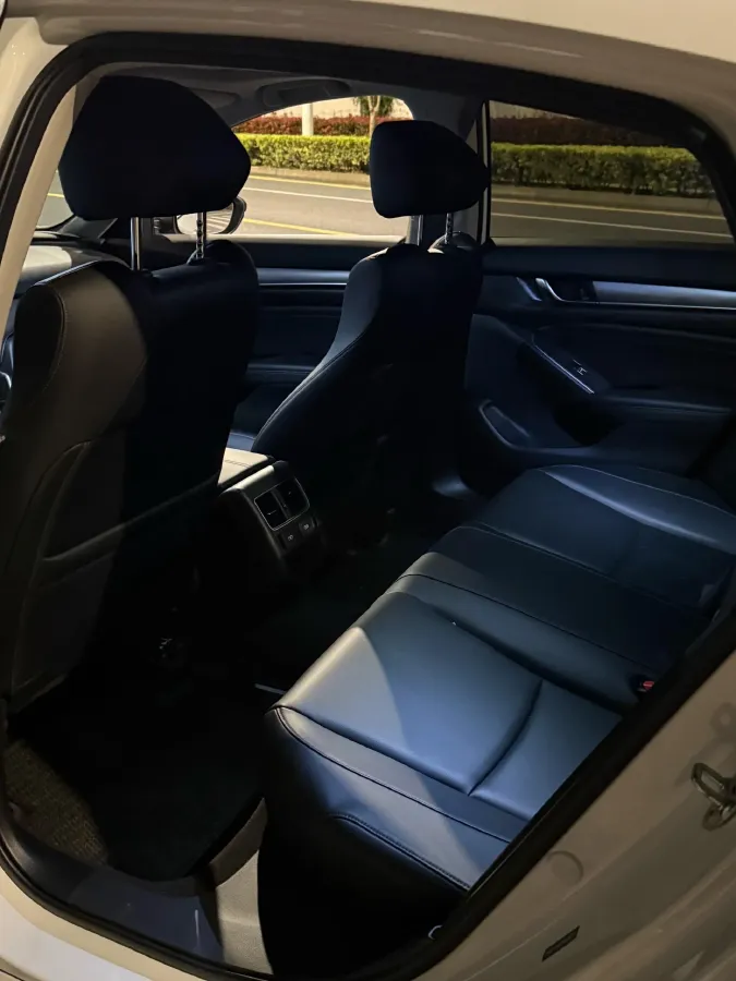 2022 Honda Accord 1.5T 194HP L4 CVT,autocango,china used car exporter,china ev exporter,chinese used car exporter,chinese used ev exporter