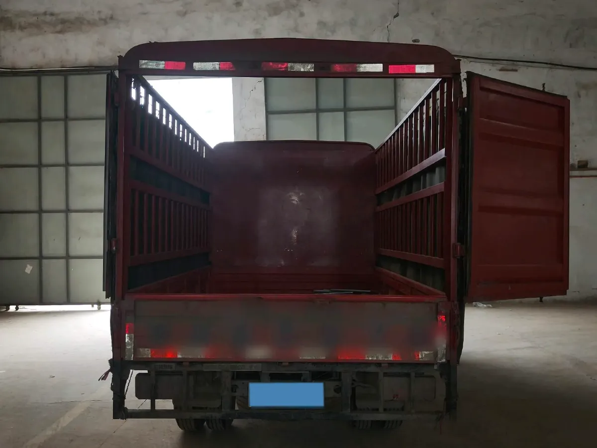 2022 BAIC RuiXiang RuiXiang X3 1.5L 113HP L4 5MT,autocango,china used car exporter,china ev exporter,chinese used car exporter,chinese used ev exporter