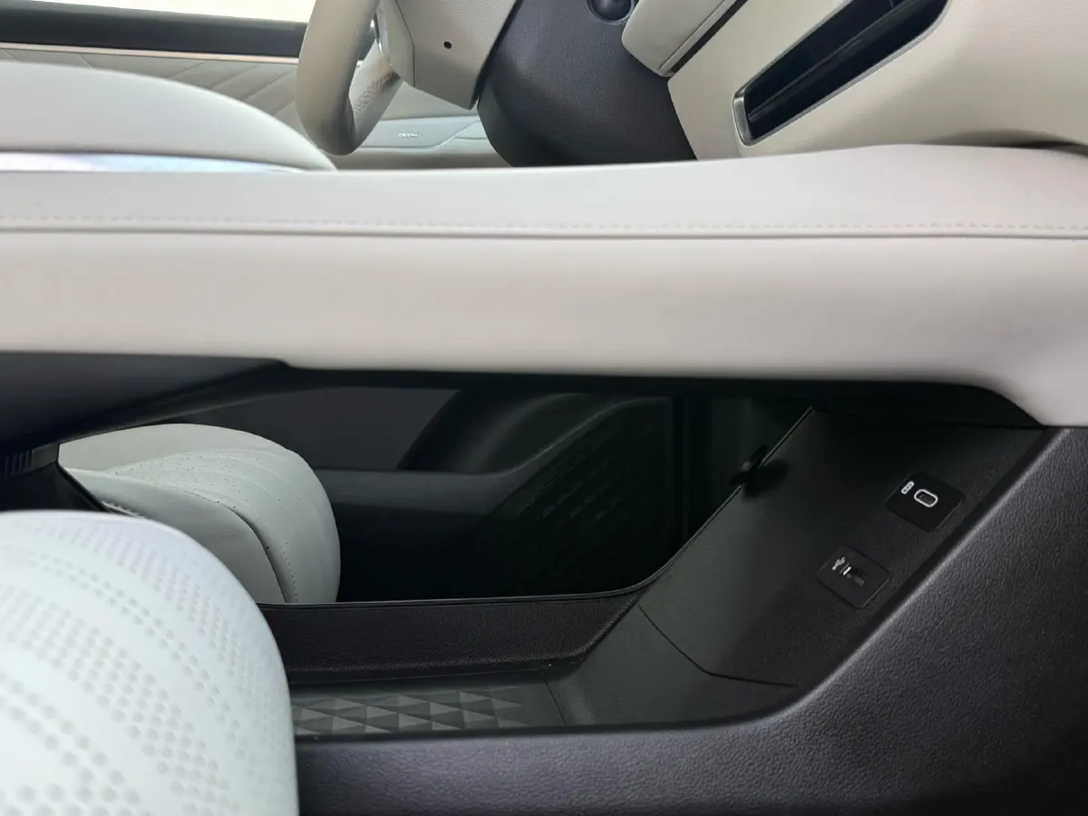 2023 Deepal S07 BEV 79.97KWH,autocango,china used car exporter,china ev exporter,chinese used car exporter,chinese used ev exporter